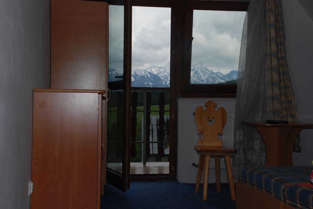 Pokoje Goscinne U Siyly Bukowina Tatrzańska Oda fotoğraf